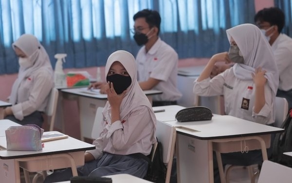 Hàng ngàn học sinh và giáo viên Indonesia mắc Covid-19 sau khi quay trở lại trường học